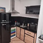 Black Retro Flat