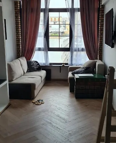 Black Retro Flat
