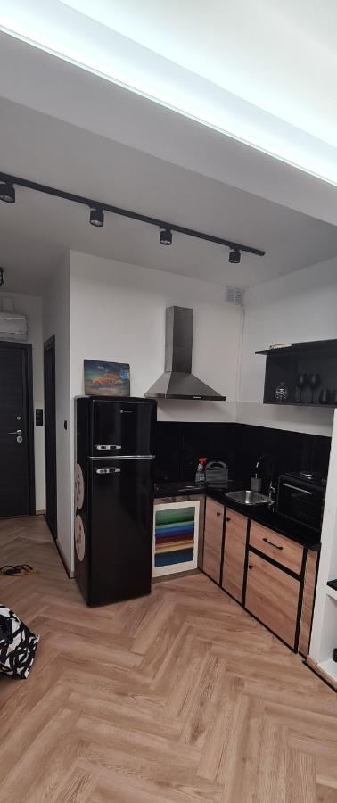 Apartment Black Retro Flat *