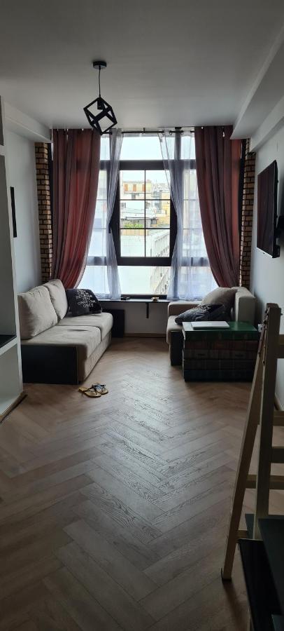 Black Retro Flat Apartment